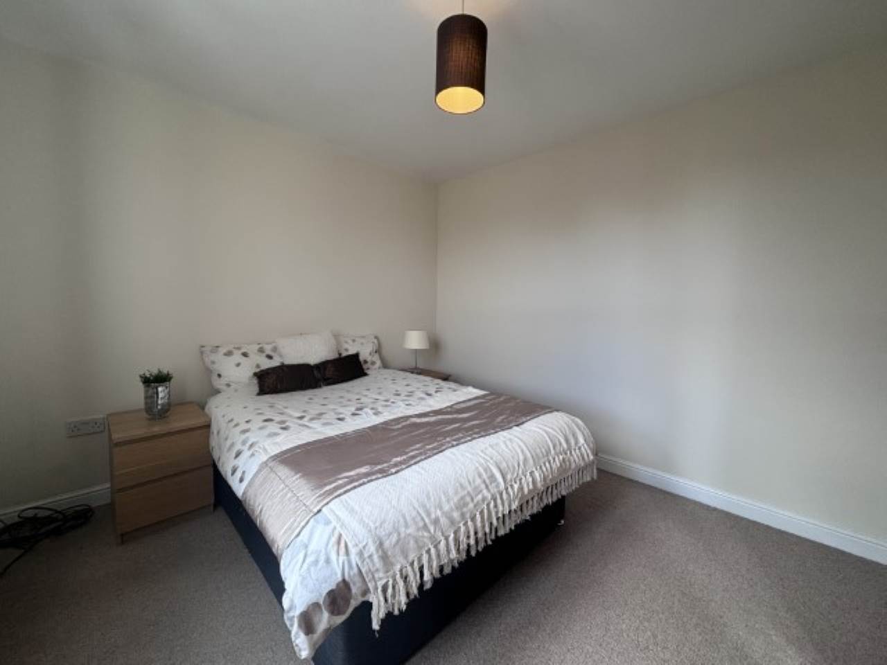 Hough Lane (room 1) , Bramley, Leeds