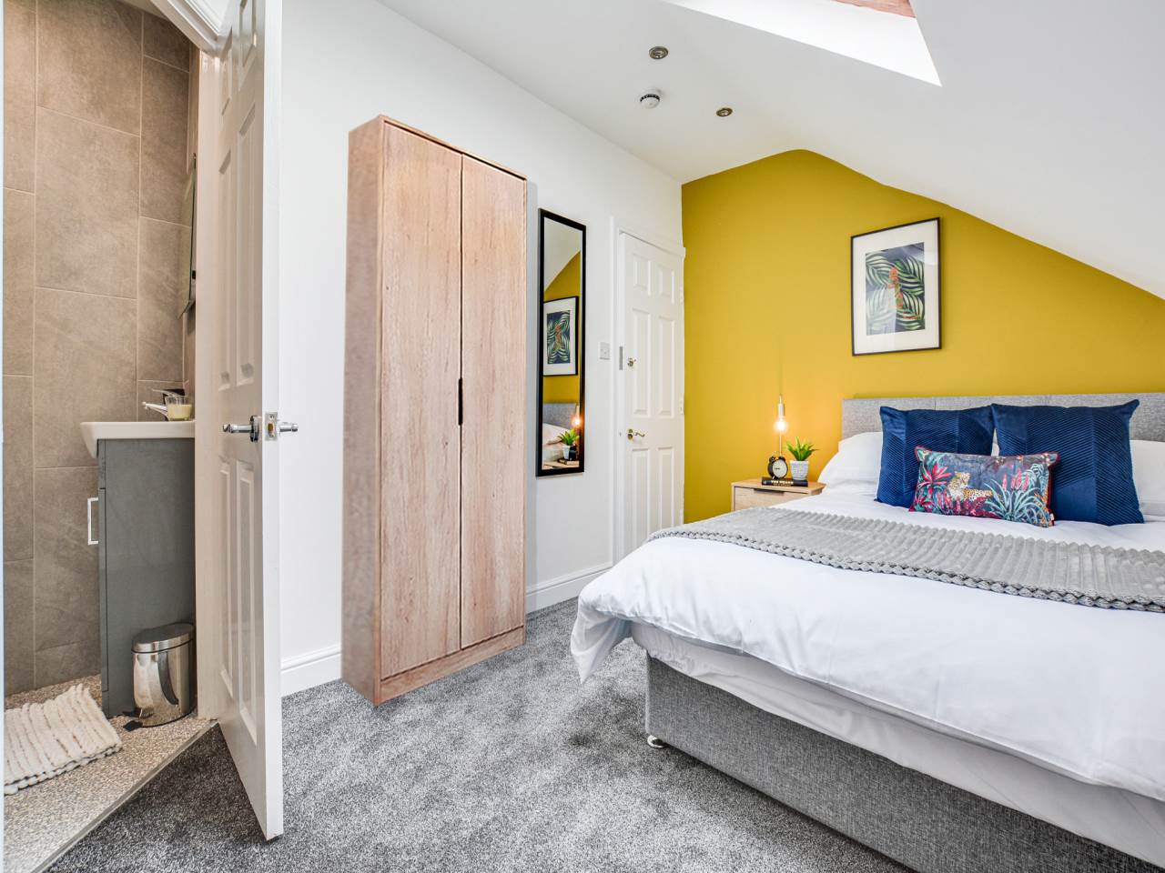 Wetherby Grove (room 5), Burley, Leeds