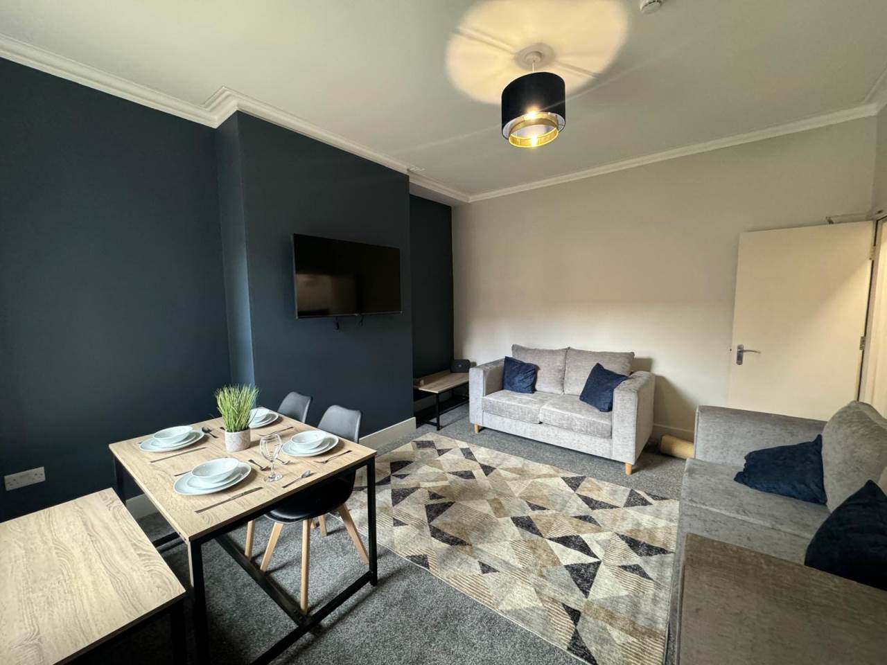 Landseer Avenue (Room 5), Bramley, Leeds