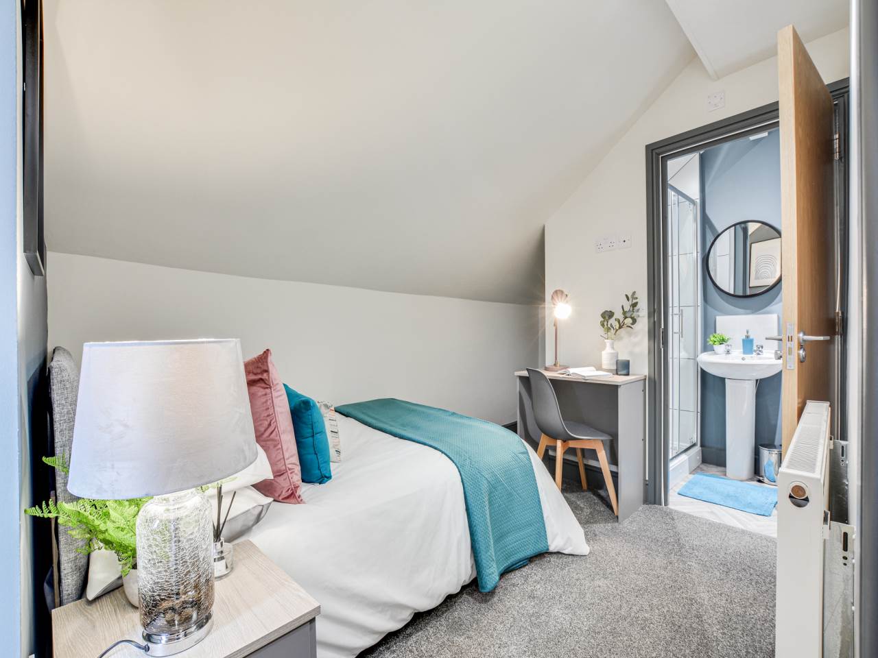 Knowle Mount (Room 6), Burley, Leeds