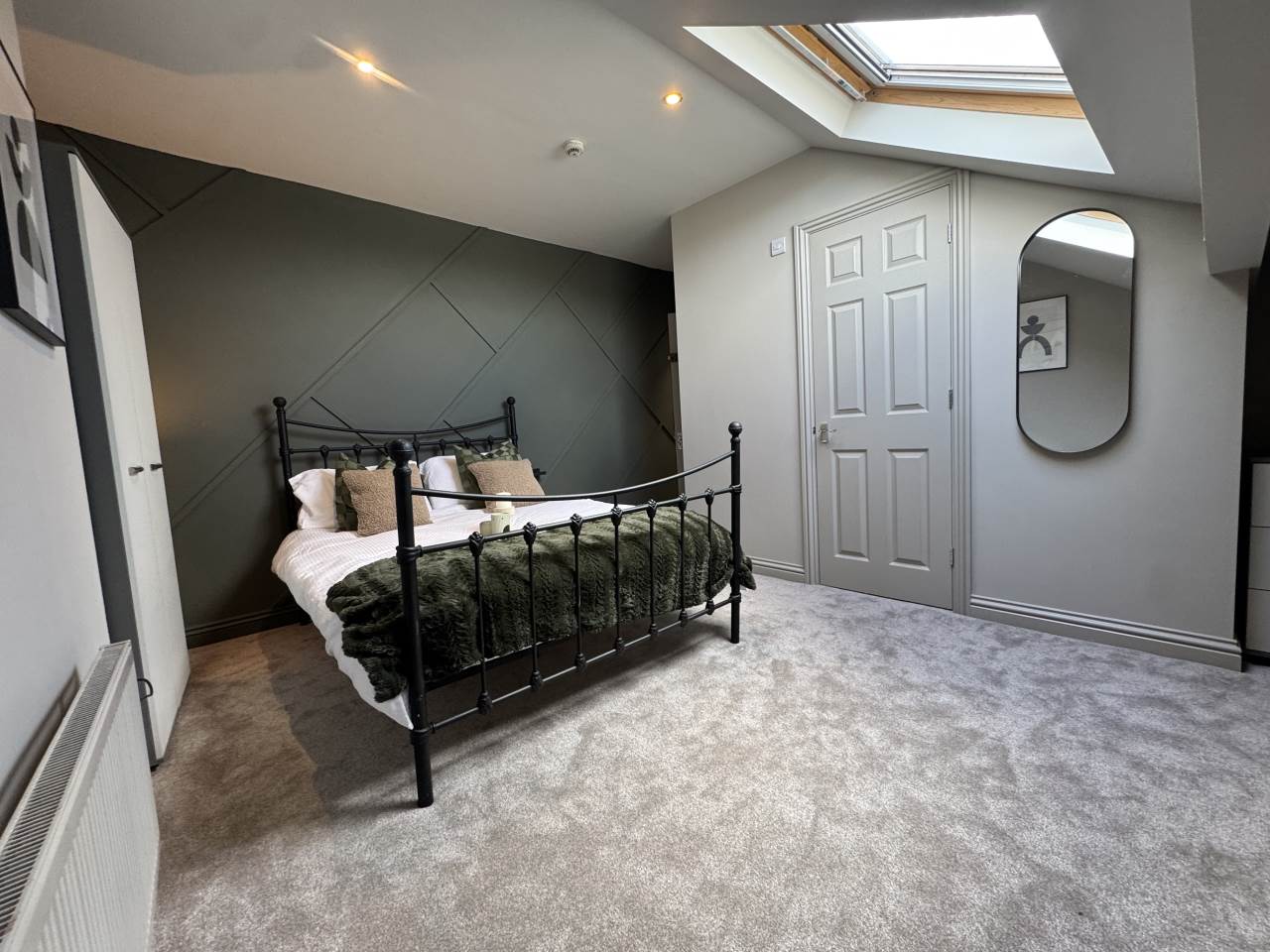 MARTIN TERRACE (room 5), BURLEY, LEEDS