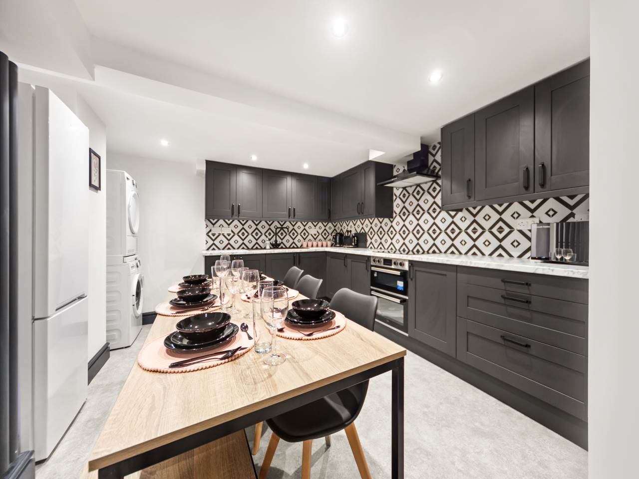 Stanningley Road (room 3), Bramley, Leeds