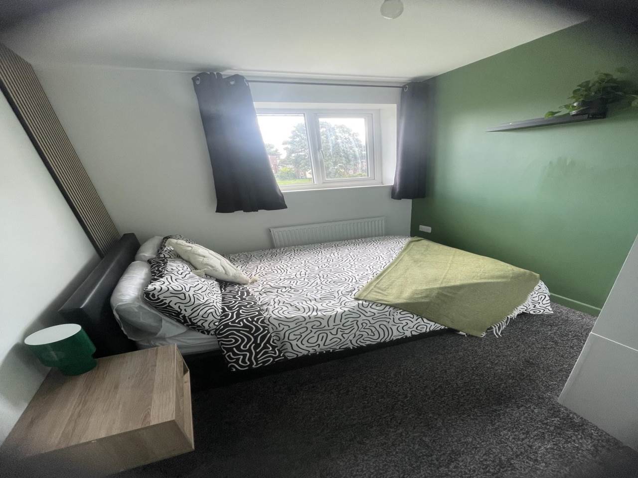 Croftside Close (Room 4), Leeds, Seacroft