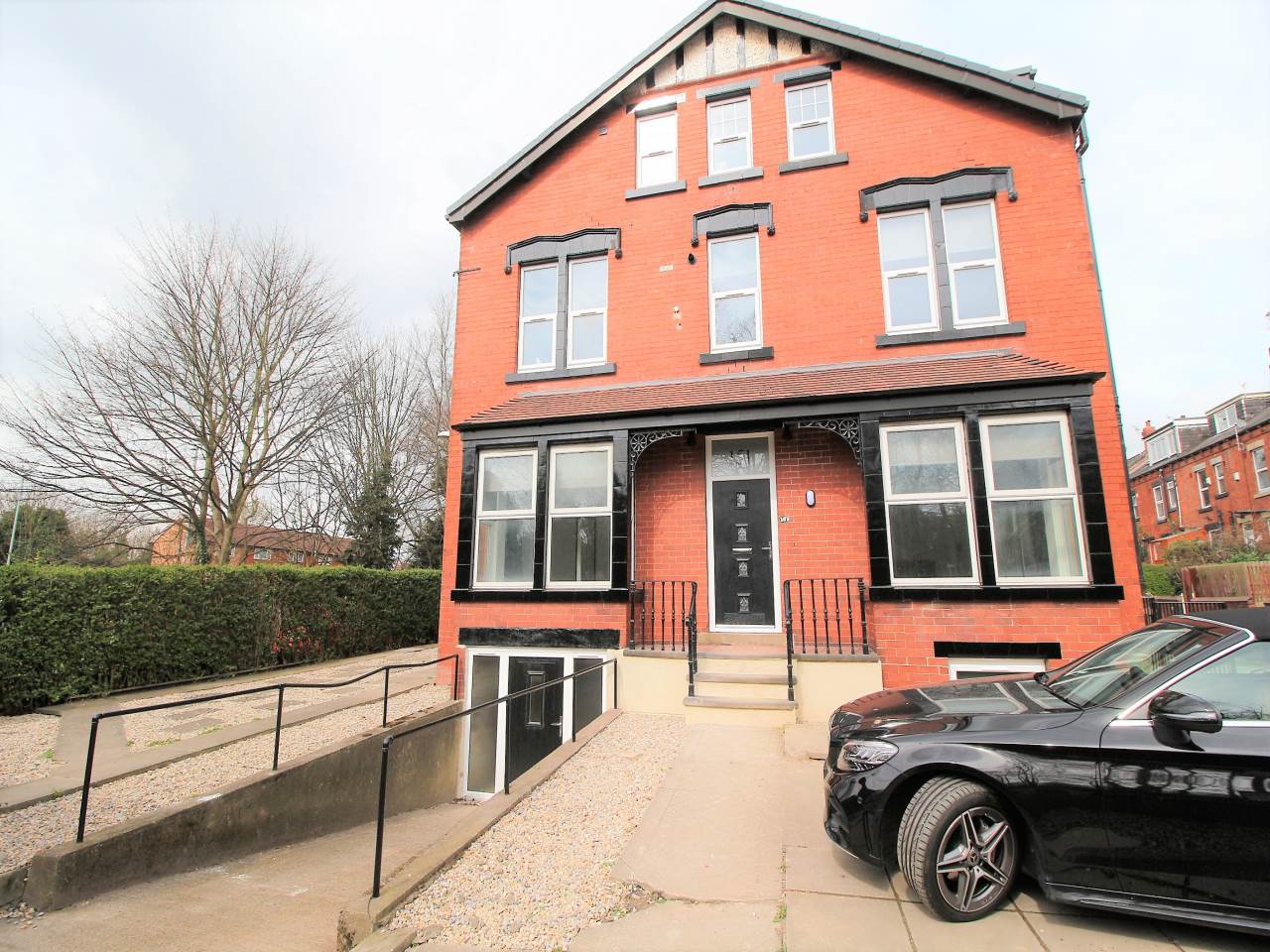 Kirkstall Lane (Room 1), Headingley, Leeds