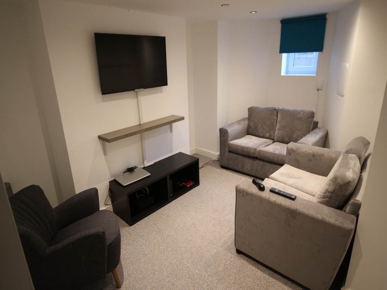 Silver Royd Hill (Room 3), Armley, Leeds